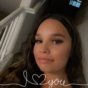 Meet your Posher, Delanie